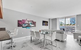 The Club At Brickell Bay Luxury Suites